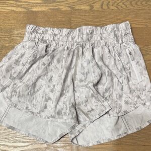 lululemon athletica Women's Athletic Shorts in Gray Pattern